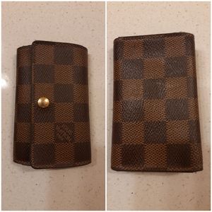 Louis Vuitton 6 key holder